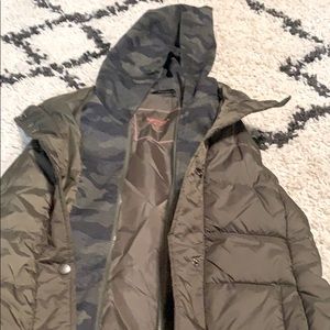 Vest with camo lining (Olive green)